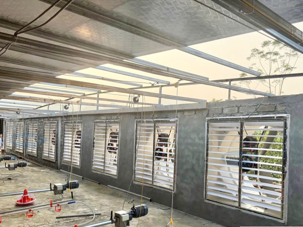Các đơn vị nhà thầu thi công xây dựng như Tổng công ty CP Xuất nhập khẩu và Xây dựng Việt Nam (Vinaconex), Công Ty cổ phần Ecoba Việt Nam, Công ty Cổ phần Tập đoàn Xây dựng Hòa Bình
